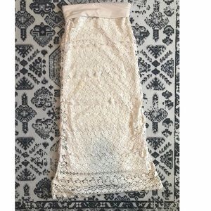 Lace cream maxi skirt